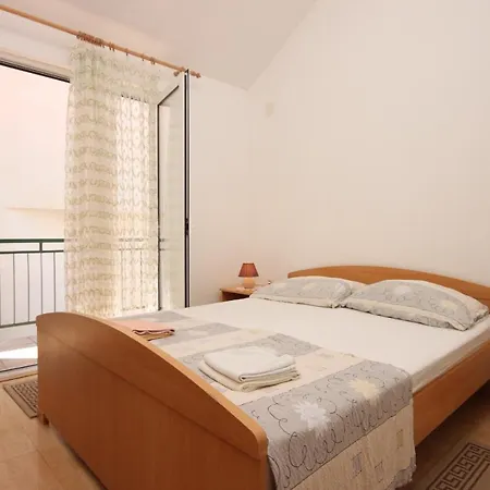Apartments By The Sea Zaostrog, Makarska - 6659 Apartment