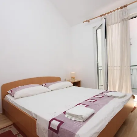 Apartments By The Sea Zaostrog, Makarska - 6659 Apartment *