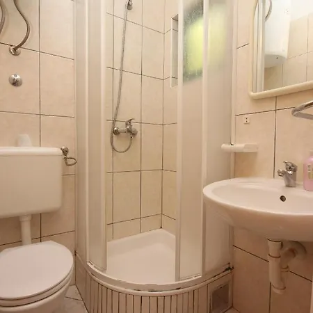 Apartments By The Sea Zaostrog, Makarska - 6659 Apartment *