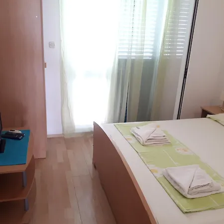 Apartment Apartments By The Sea Zaostrog, Makarska - 6659